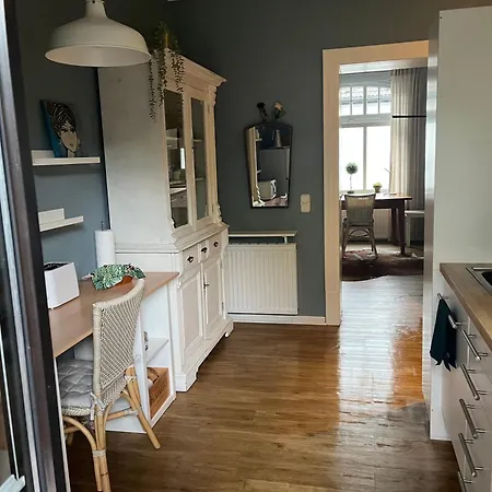 Individuelle Terrassenwohnung Διαμέρισμα *